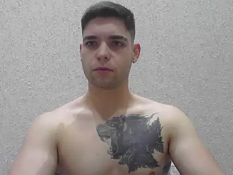 Snapshot of Zure-xxx chatting on March 6, 9:33 pm Zure-xxx online show from March 6, 9:33 pm