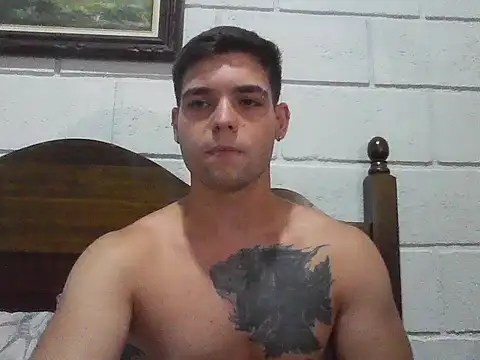 Snapshot of Zure-xxx chatting on March 27, 2:28 am Zure-xxx online show from March 27, 2:28 am