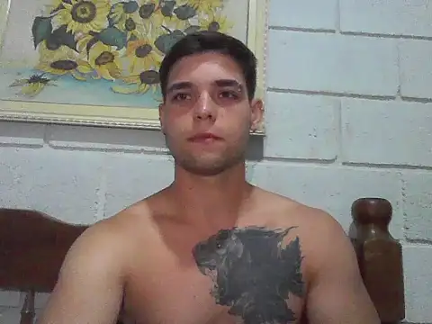 Snapshot of Zure-xxx chatting on March 31, 2:02 am Zure-xxx online show from March 31, 2:02 am