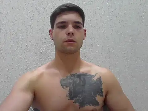 Snapshot of Zure-xxx chatting on April 5, 8:00 am Zure-xxx online show from April 5, 8:00 am