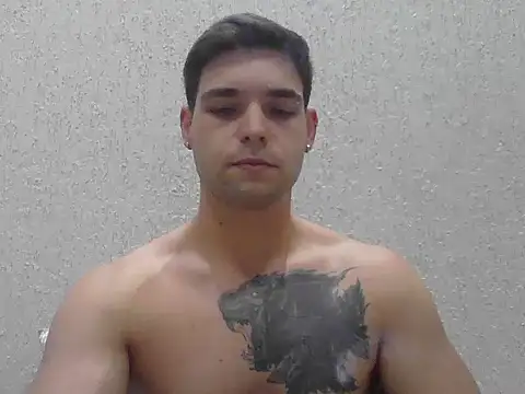 Snapshot of Zure-xxx chatting on April 10, 11:42 pm Zure-xxx online show from April 10, 11:42 pm