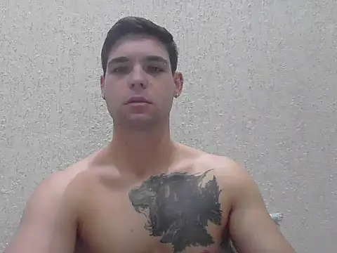 Snapshot of Zure-xxx chatting on April 14, 12:05 am Zure-xxx online show from April 14, 12:05 am