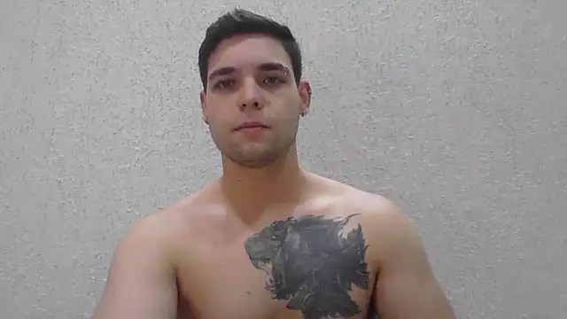 Snapshot of Zure-xxx chatting on June 2, 1:07 am Zure-xxx online show from June 2, 1:07 am
