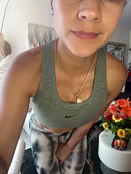 valentina herrrera online show from October 29, 3:25 pm