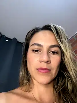valentina herrrera online show from November 12, 3:40 am