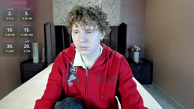 KevinMilky online show from March 18, 6:49 am