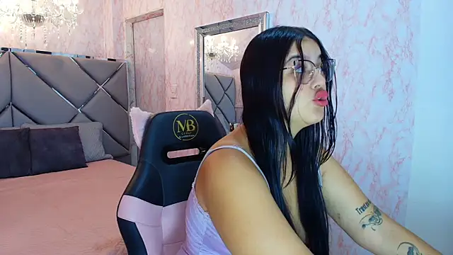 scarlett montoya online show from January 8, 1:13 pm