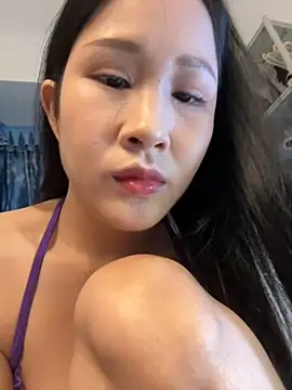 Snapshot of littlesluttycat chatting on November 6, 3:35 pm littlesluttycat online show from November 6, 3:35 pm