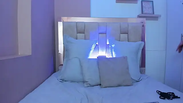 Eviiece online show from October 31, 3:29 am