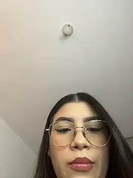 Snapshot of Julietalcl chatting on April 20, 7:37 pm Julietalcl online show from April 20, 7:37 pm