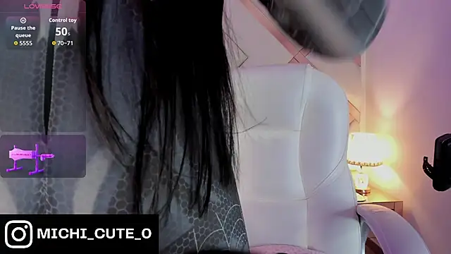 michelle cutee  online show from February 21, 8:32 pm