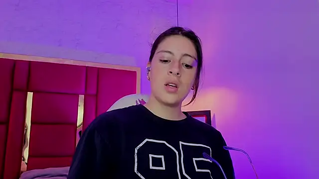 moon winy online show from April 19, 11:53 am