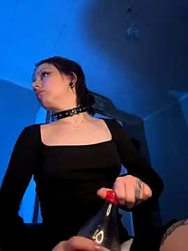 AnmiXHot online show from November 3, 7:15 pm