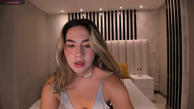 Snapshot of AnnieMonroe1 chatting on October 30, 11:44 am AnnieMonroe1 online show from October 30, 11:44 am