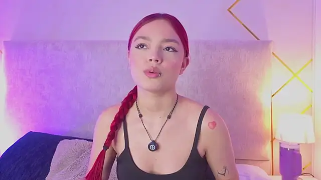 Snapshot of Martinaa_Garcia chatting on July 8, 7:51 pm Martinaa Garcia online show from July 8, 7:51 pm