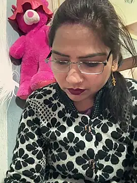 Vanshika1432 online show from January 16, 5:00 am