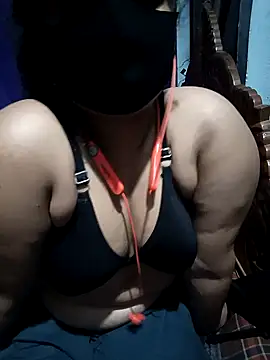 Snapshot of Priyanka-Khan chatting on April 19, 6:32 pm Priyanka-Khan online show from April 19, 6:32 pm