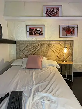 Emma duff online show from March 5, 8:05 pm