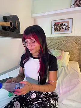 Emma duff online show from March 25, 7:53 pm