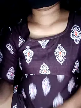 Snapshot of shanthibujji chatting on October 23, 11:53 am shanthibujji online show from October 23, 11:53 am