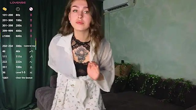 TinyMollys online show from October 30, 3:35 pm