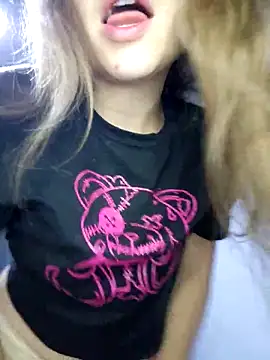 bambiluly online show from October 17, 11:07 pm