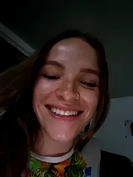 bambiluly online show from April 5, 1:36 am