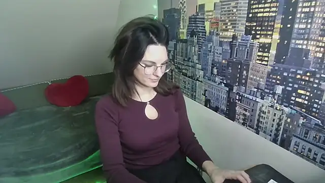 kinkysarahx online show from February 17, 3:19 pm