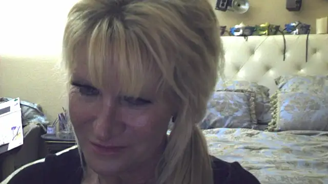 Snapshot of Bornbutiful chatting on February 9, 1:31 am Bornbutiful online show from February 9, 1:31 am