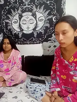 emily n abby online show from April 6, 1:12 pm