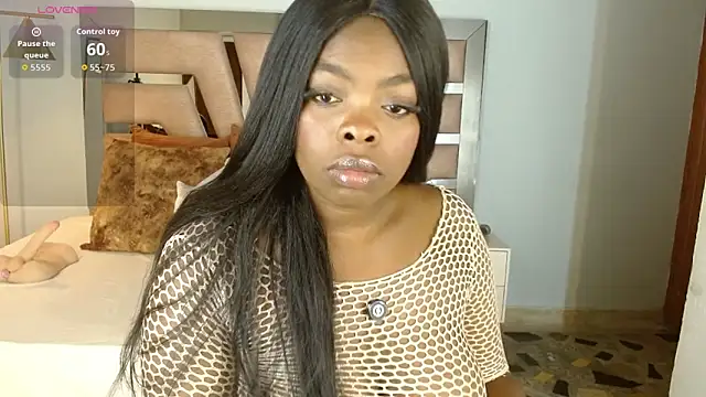 Maiacharris  online show from October 27, 7:40 pm