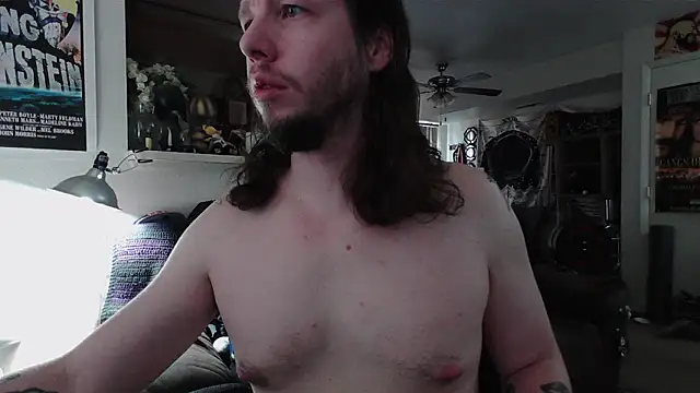 biggerisbetter12 online show from March 10, 10:59 pm