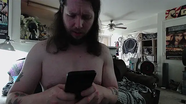 biggerisbetter12 online show from April 10, 3:06 pm