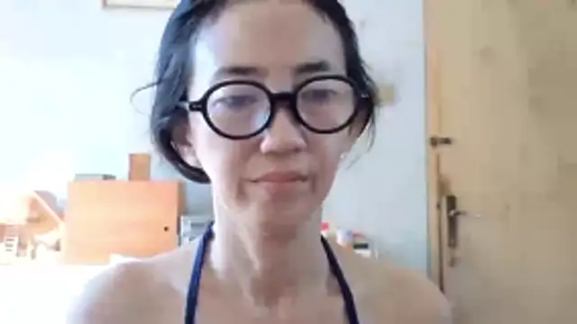 Snapshot of princessD077 chatting on May 13, 1:58 am princessD077 online show from May 13, 1:58 am