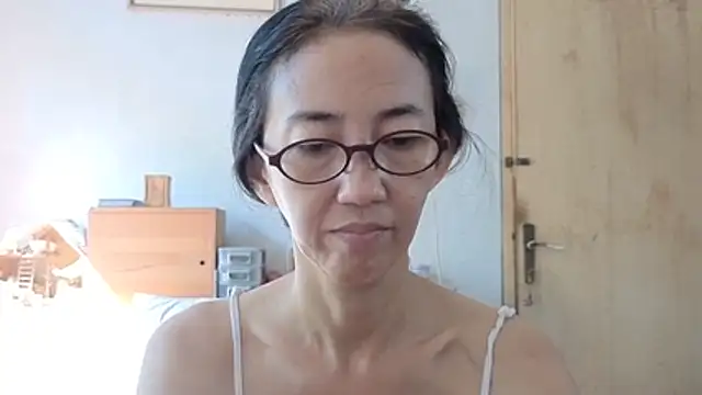 Snapshot of princessD077 chatting on May 31, 2:09 am princessD077 online show from May 31, 2:09 am