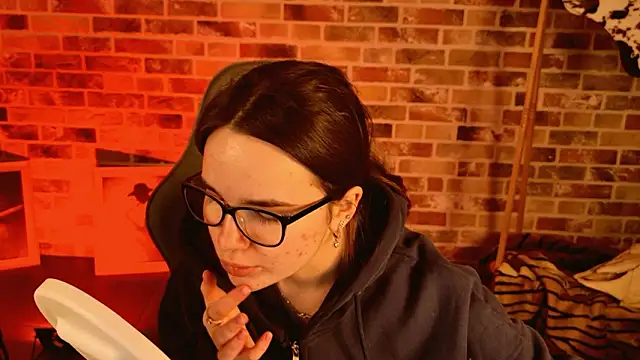 May Bloom online show from March 1, 10:06 am