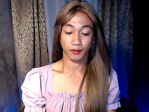 Snapshot of taylaxuxu chatting on February 24, 9:24 pm taylaxuxu online show from February 24, 9:24 pm