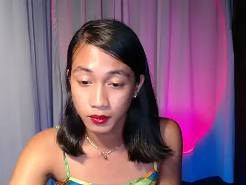 Snapshot of taylaxuxu chatting on April 17, 6:49 am taylaxuxu online show from April 17, 6:49 am