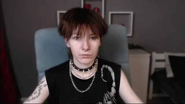 guitarandangell online show from November 12, 4:02 am