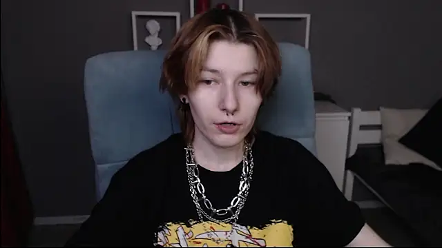 guitarandangell online show from February 12, 9:04 am