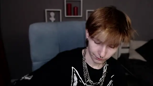 guitarandangell online show from March 3, 4:40 am