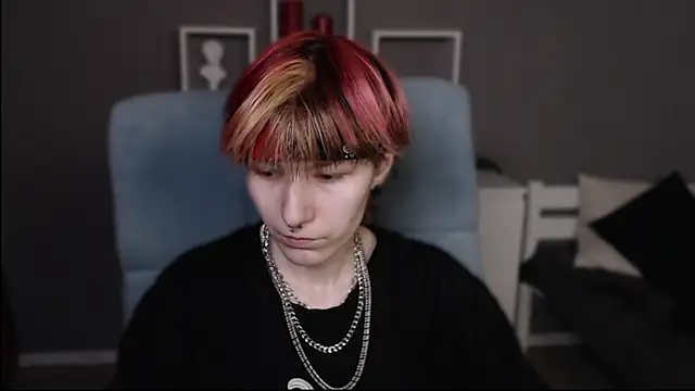 guitarandangell online show from March 27, 1:00 pm