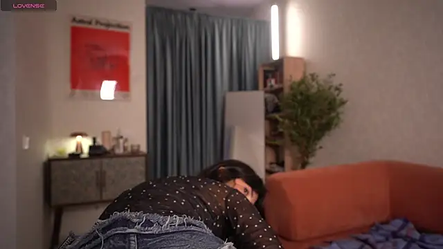 Snapshot of Pheromoon chatting on February 3, 6:22 am Pheromoon online show from February 3, 6:22 am