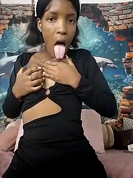 AfricanBarbiee69 online show from June 19, 1:37 pm