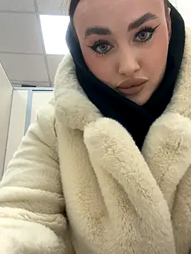 KiraSunshine online show from November 18, 3:56 am