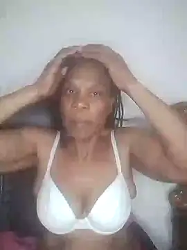 Snapshot of Hotcougar chatting on November 18, 8:19 am Hotcougar online show from November 18, 8:19 am