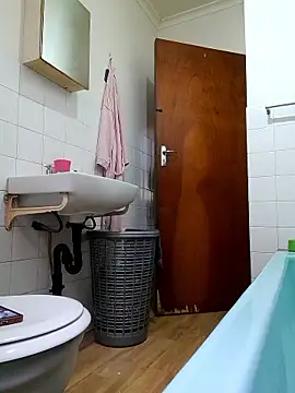 Snapshot of Hotcougar chatting on January 12, 7:24 am Hotcougar online show from January 12, 7:24 am