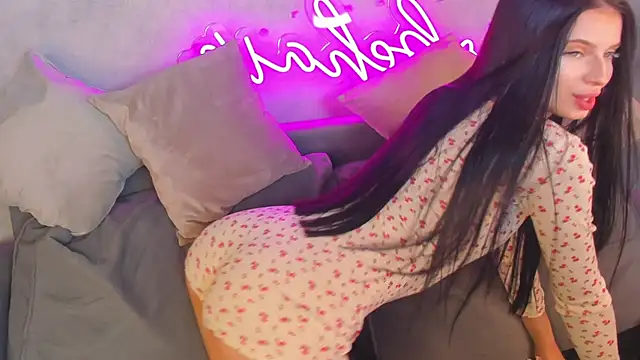 Eva Mayers online show from November 14, 12:42 am