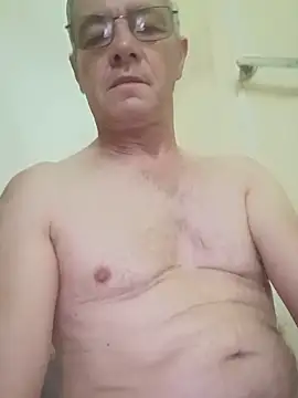 Snapshot of Sexyfab65 chatting on May 25, 8:20 am Sexyfab65 online show from May 25, 8:20 am