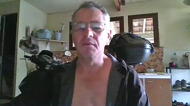 Snapshot of Sexyfab65 chatting on May 31, 6:31 am Sexyfab65 online show from May 31, 6:31 am